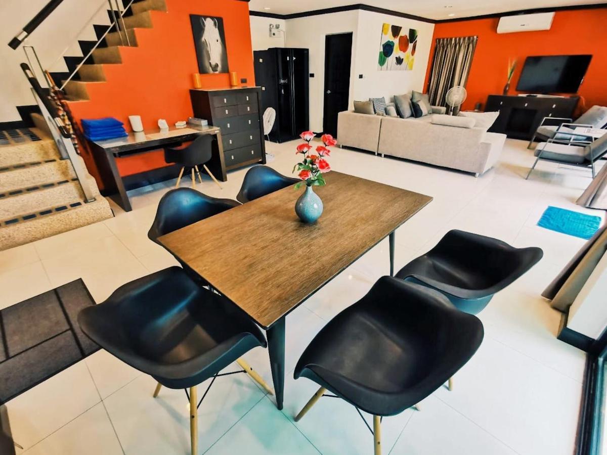 Вилла 4poolvillas *