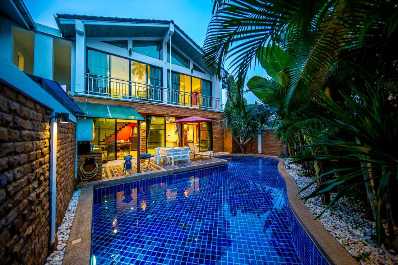 Вилла 4poolvillas *