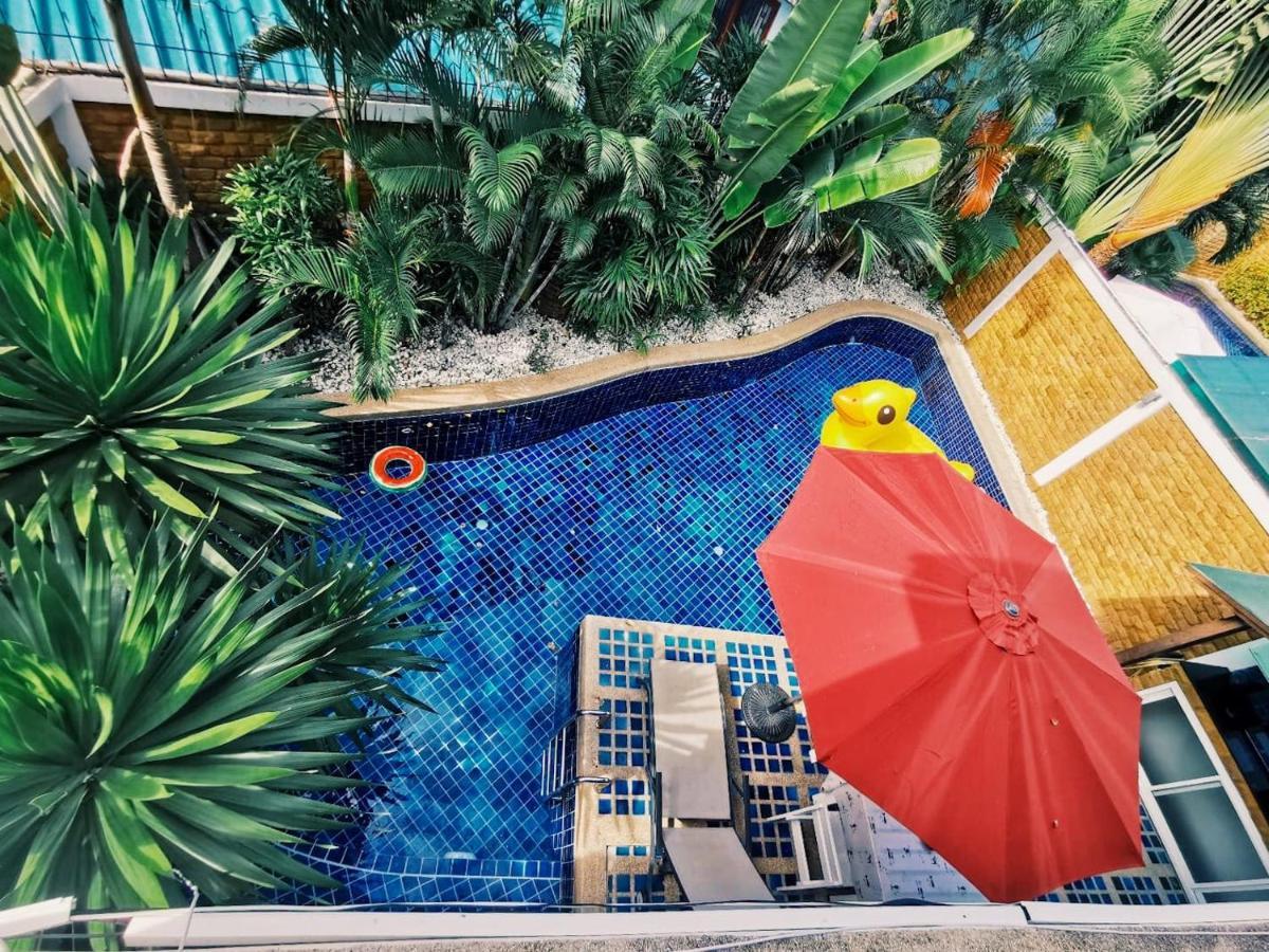 Вилла 4poolvillas *